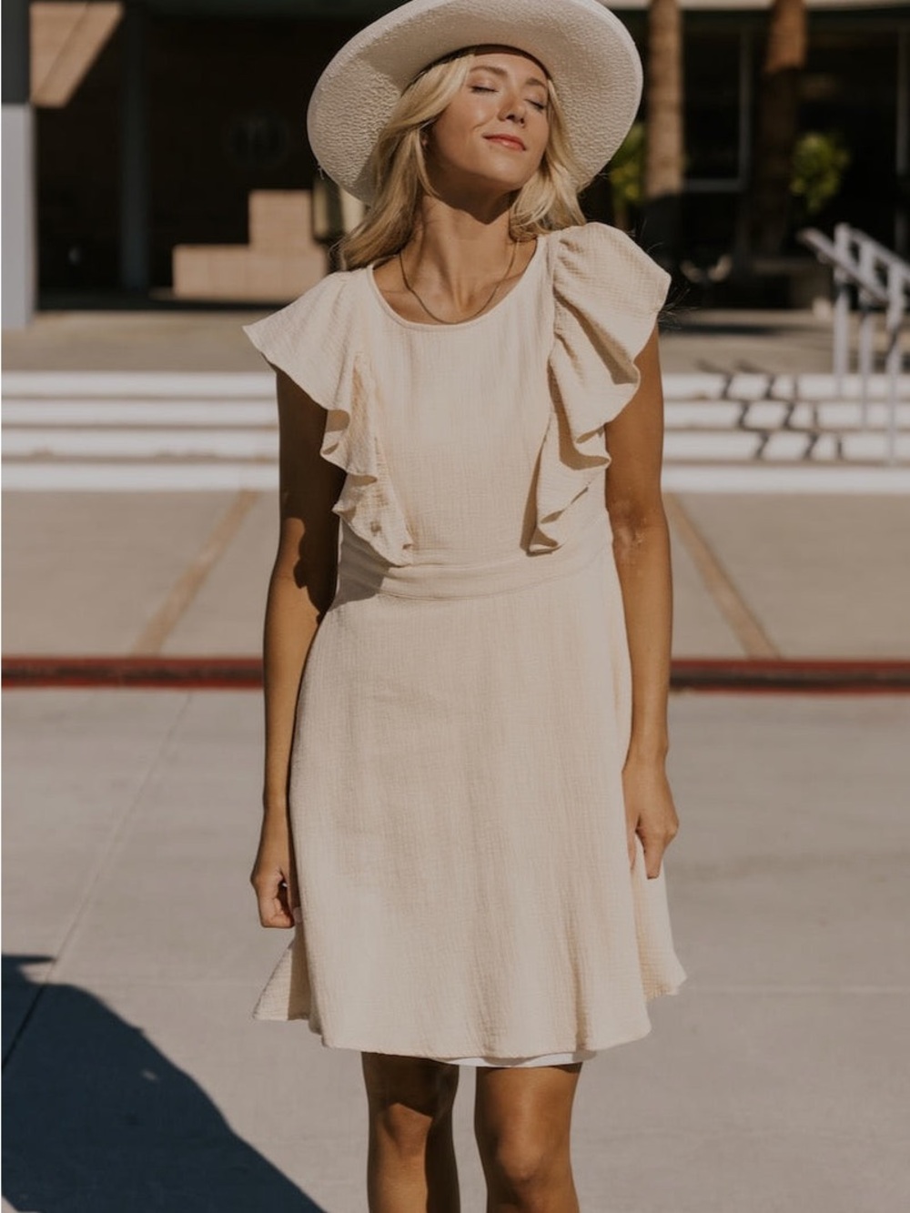 Roolee Mom beige ruffled nursing dress